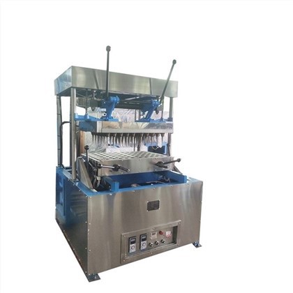 Stroj za izradu čaša za oblatne