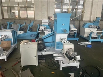 Revolucionarni plutajući ekstruder za hranu transformira industriju akvakulture