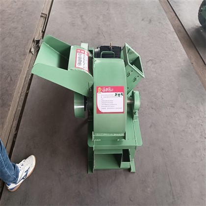 Stroj za izradu piljevine od drvenog praha dizel motora